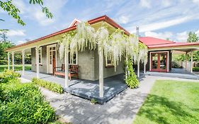 Hartley Homestead Boutique Bed & Breakfast
